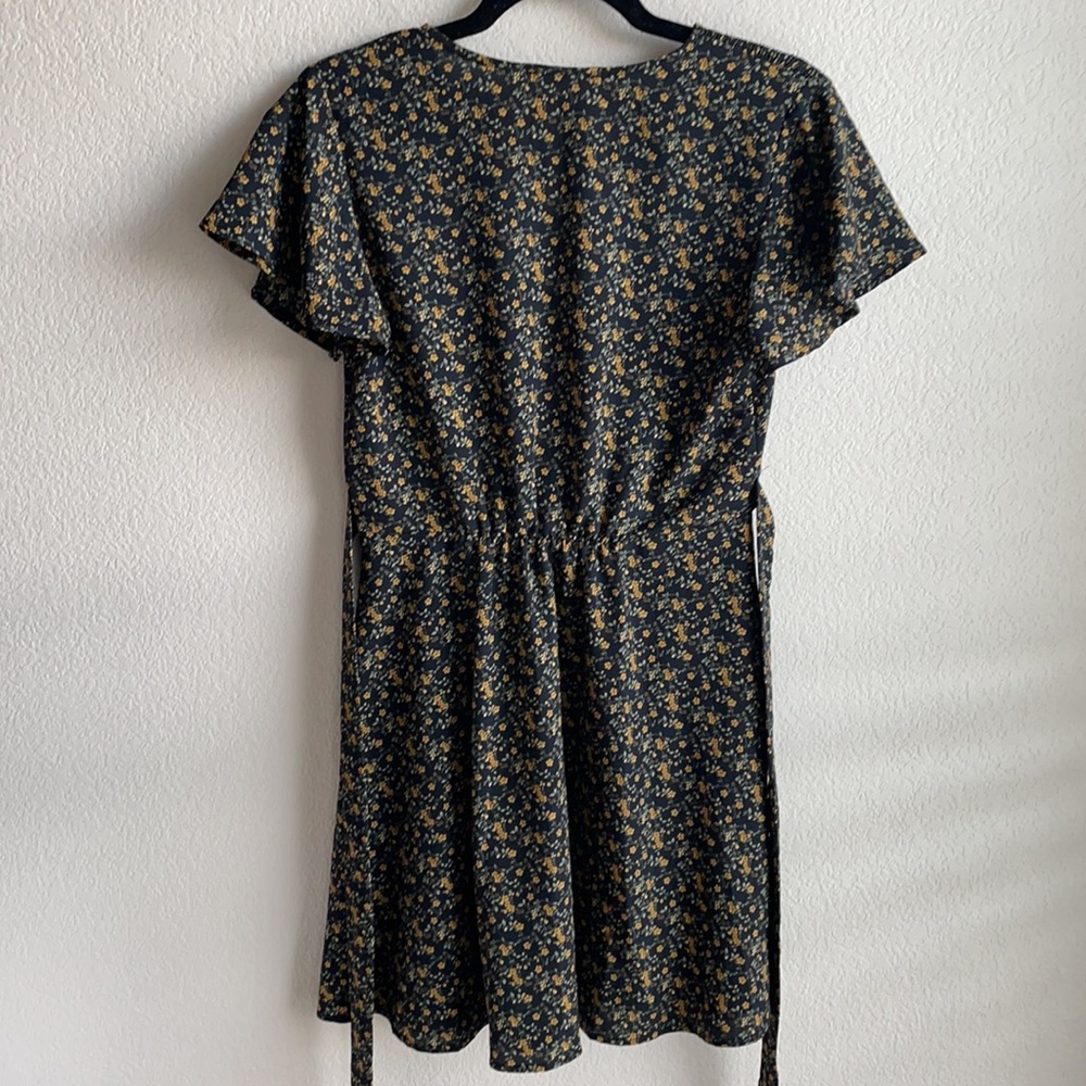 LAST CHANCE 1/14 * PRICE FIRM * blu pepper Black Floral Plunge Dress - Picture 3 of 5